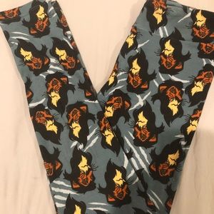LuLaRoe Disney Scar Leggings- Villains collection